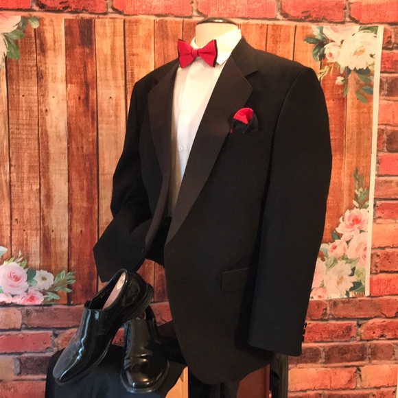 Cricketeer Tuxedo Coat - Picture 13 of 17